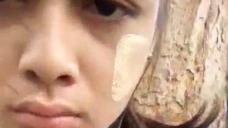 Kekasih Asam Pedas Dengan Bulu Lebat Bercinta Liar Di Alam Terbuka