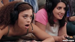 Mode Kerja Sama Panas Untuk Gadis Gamer