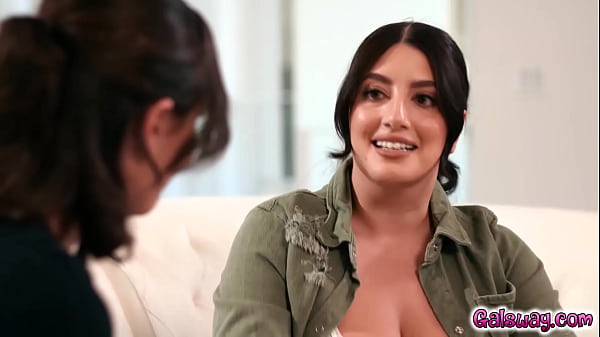 Sarah Arabik Nekat Bayar Kunjungan Ke Mantan Komandannya, Casey Calvert, Sambil Mengaku Nafsu Dan Gairahnya Membara Untuk Sang Perwira.