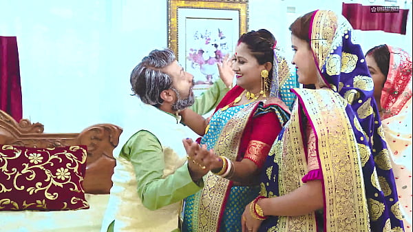 Burha Sasur Ka Tharki Khel: Chaun Nai Bahuon Ke Saath Ek Raat Ka Maza