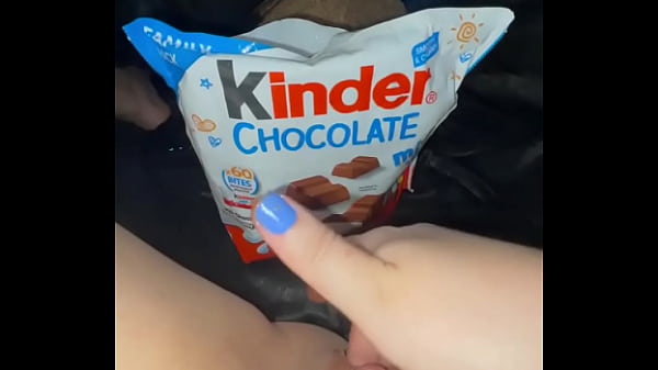 Gue Tuh Lagi Nyendok Coklat Ke Dalam Memek Perawan Cadel Umur 18 Tahun, Sambil Coli Sendiri Di Beverly Hills, Los Angeles, Amerika Serikat, 2025, Pengen Kontol Item Gede Sekarang Juga.