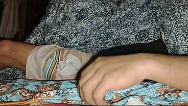 Malam Ini Tiri Gila Nafsu, Aku Colok Pussy-nya Pakai Dua Jari Sampai Muncrat Air.