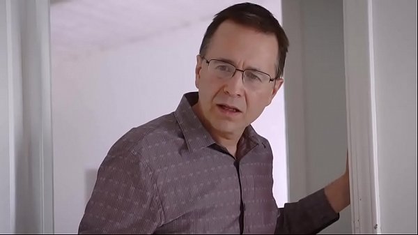 Menggila Dengan Ibu Tiri Seksi Di Hari Ulang Tahunnya