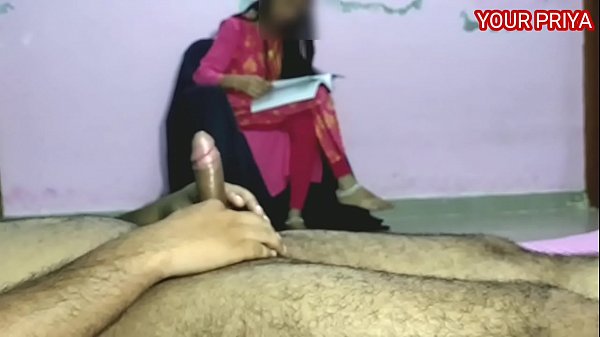 प्रिया को मनाया, फिर गांड मारी। हिंदी आवाज के साथ गरम माहौल