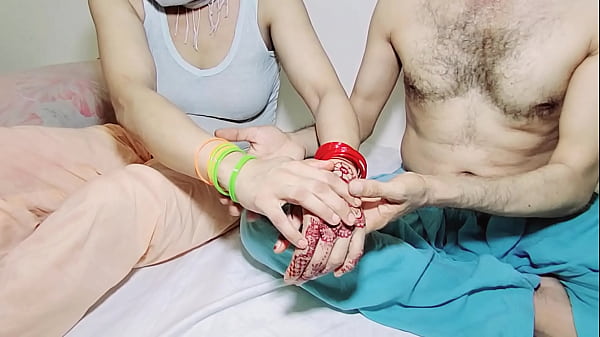 Bhabhi Punjab Muslim Tersepak Ganas, Digilir Keras Doggystyle Bokong Besar Dengan Audio Hindi