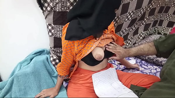 Gadis Berjilbab Dari Pakistan Digituin Sama Guru Lesnya