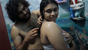 Cewek India Mandi Panas, Adik Tiri Jadi Mainan