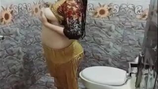 Gadis Gemuk Pakistan Colmek Di Kamar Mandi, Bikin Basah Kuyup.