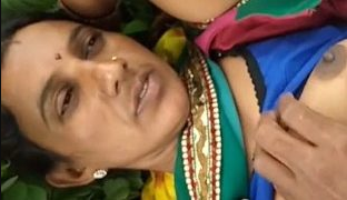 Nonton Video Bokep Desi Lokal Ngentot Di Luar Rumah Bikin Makin Panas.