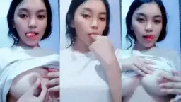 Toket Putih Montok Kak Laras, Tiktokers Seksi Bikin Ngiler.