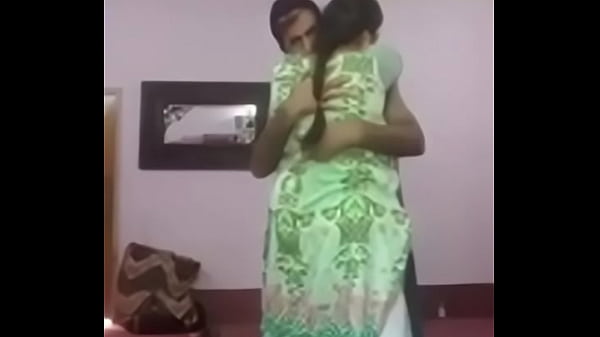 Pasangan Desi Lagi Seru-seruan Di Ranjang, Bikin Basah Keringetan.