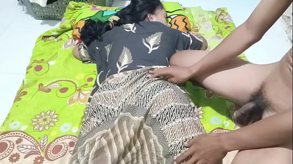 Ngentot Bu Ratna, Istri Sepi Yang Haus Sentuhan Panas.