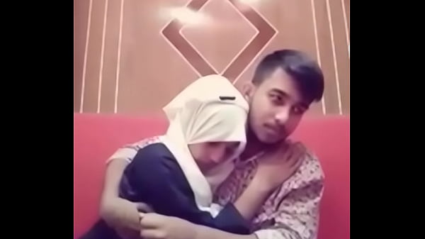 Desi Cewek Dan Cowok Lagi Ciuman Panas Di Kamar Hotel, Bikin Makin Greget.