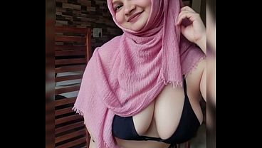 Twerk Montase Pantat Hijabku Bikin Greget