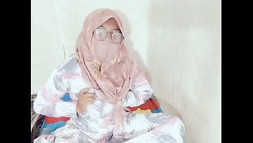 Tante Seksi Indonesia Viral Colmek Pake Botol, Nafsu Muncrat Liar