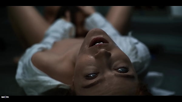 Alien Parasit Pengendali Pikiran Vs Cewek Seksi Panas