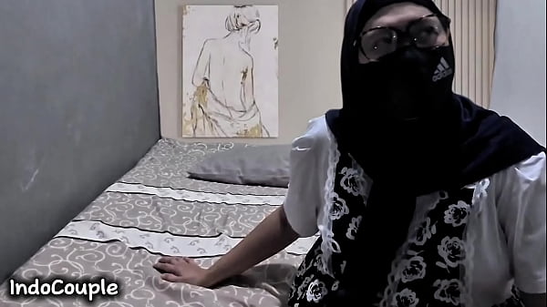 Istri Montok Indo Lagi Seru Ngentot Anal Sama Selingkuhan Rahasianya.
