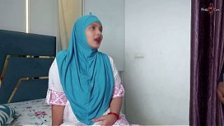 Tukang Ojek Online Blinkit Cukur Bulu Becek Bini Tetangga Jilbab, Terus Ngentot Sampe Meraung-raung.