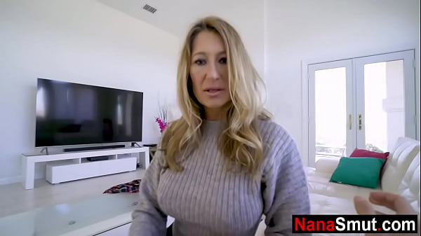Nenek Tiri Lagi Horny Minta Kencan Sama Cucu Tiri
