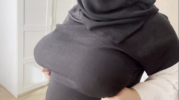 Teman Kawin Istri Arab, Nampakin Tetek Montok.