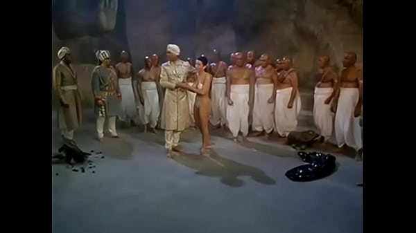 Kuburan India, Tempat Nafsu Terkubur Dalam Pelukan Basah.