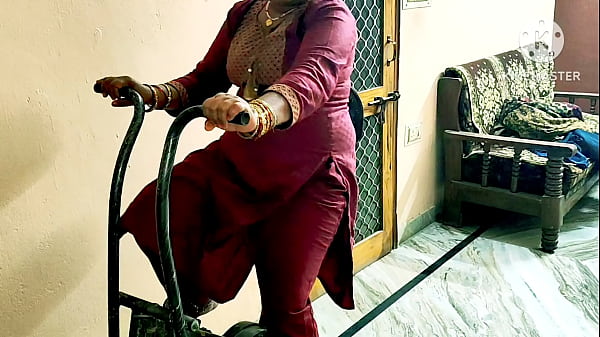 Cewek Indian Desi Bhabhi Lagi Ngewe Habis-habisan Sama Cowok Gym