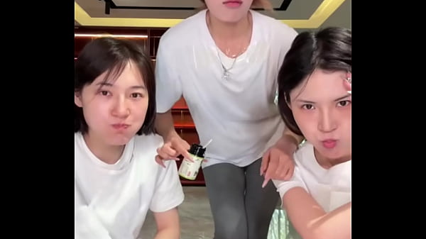 Cái Thằng Lùn ở Trung Quốc Làm Tình Kiểu Gì Mà Dâm Thế.