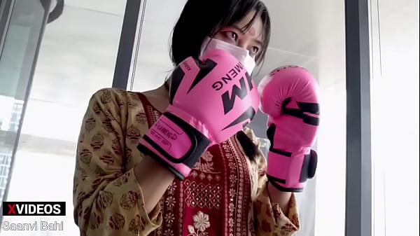 Desi Petarung Ufc Cewek Bikin Lawan Mampus Dengan Pukulan Kayak Bintang Bokep.