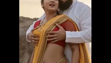 Desi Bhabhi Saree Nya Nyempit, Toketnya Diremas-remes, Romantisnya Bikin Greget
