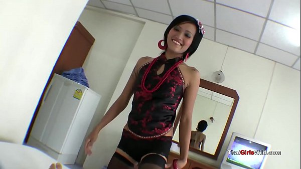 Hisap Kontol Mantap Dari Cewek Thailand Murahan Yang Bikin Merem Melek