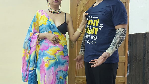 Ibu Tiri India Berpayudara Besar Bantu Anak Tiri Berhenti Merokok Dan Kasih Kenikmatan Seks Di Kamar