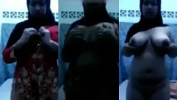 Ibu Hijab Seksi Siap Digoyang, Badan Montok Minta Digebukin.