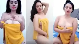 Kimaya Agata Pamer Tubuh Basah Kering, Handuk Kuning Nyaris Lepas, Bikin Makin Panas.
