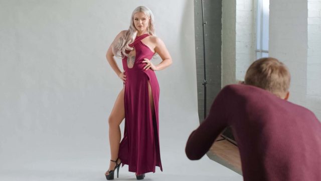 Tukang Model Paling Seksi Digarap Abis-abisan Sama Kru Film Dewasa