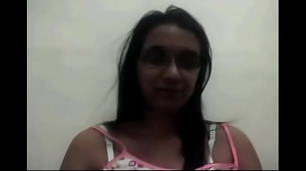 Ibu Rumah Tangga Biasa Dari Hyderabad Bugil Total Di Depan Kamera – Hari Pertama