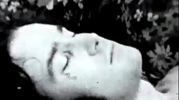 Gelapnya Malam, Panasnya Kenangan: Ibu-ibu Vintage Dari Rahasia Liar Sang Pria Victoria