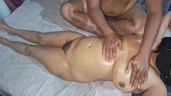 Desi Indian Bhabhi Nude Massage, Badan Digosok Sampai Keluar Air
