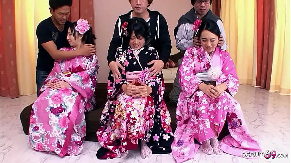 Pesta Ngewe Jepang Langka, Tiga Abg Jav Imut Dengan Memek Berbulu