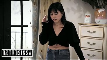 Satu Cewek Asia Nakal Butuh Cowok Buat Bikin Perutnya Buncit.