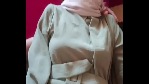Saudari Tiri Berhijab Digebukin Pas Lebaran, Makin Nikmat Rasanya