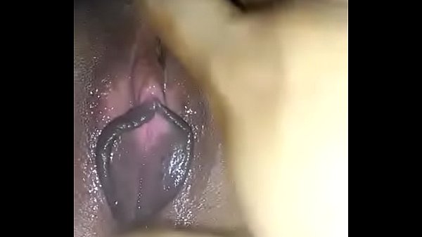 Cewek India Lagi Bikin Keringetan, Mainin Badan Sendiri Sampe Minta Digebukin.
